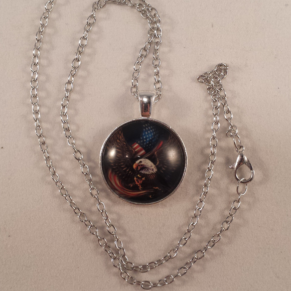 Mens Silver Bald Eagle Cabochon Pendant Necklace Party Gift - Picture 2 of 2